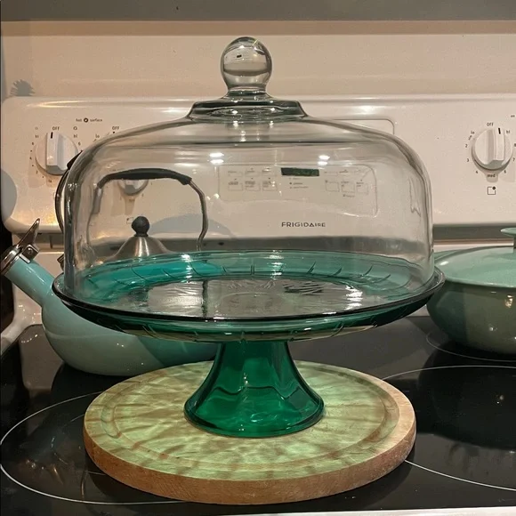 Anchor Hocking Vintage emerald Glass Cake Stand with Dome - Picture 1 of 4